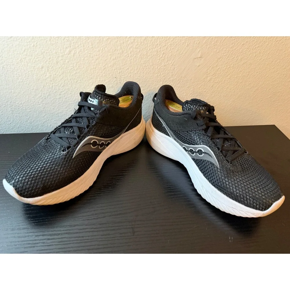 Saucony Kinvara 14 Womens Running Shoes Black White S10824-05 Size 7.5